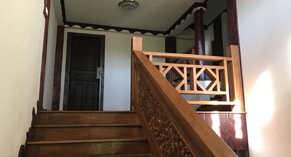 For rent 5 bedrooms house in Mueang Chiang Mai, Chiang Mai