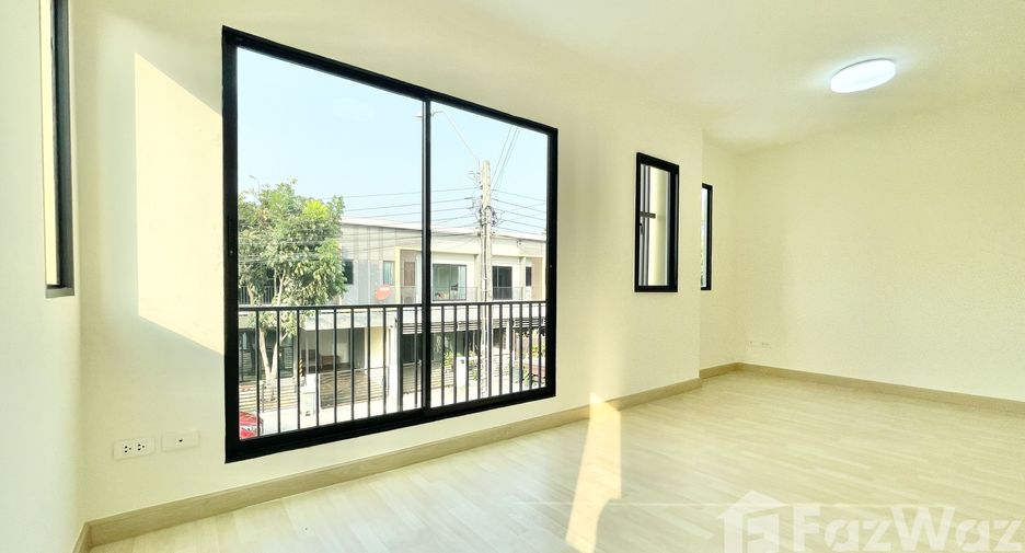For sale 3 bedrooms townhouse in Sai Mai, Bangkok