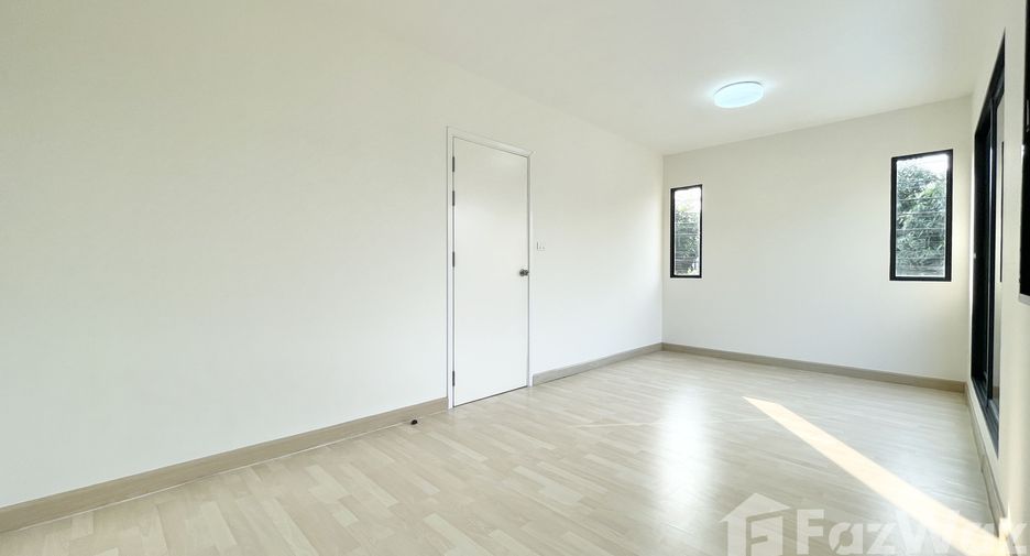 For sale 3 bedrooms townhouse in Sai Mai, Bangkok