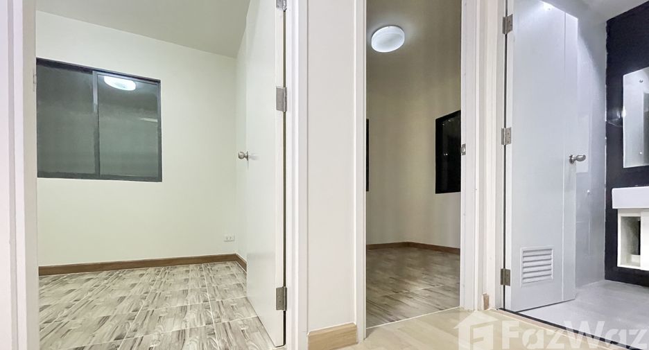 For sale 3 bedrooms townhouse in Sai Mai, Bangkok