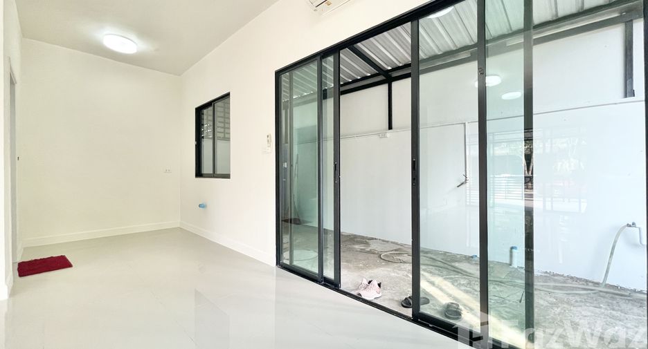 For sale 3 bedrooms townhouse in Sai Mai, Bangkok