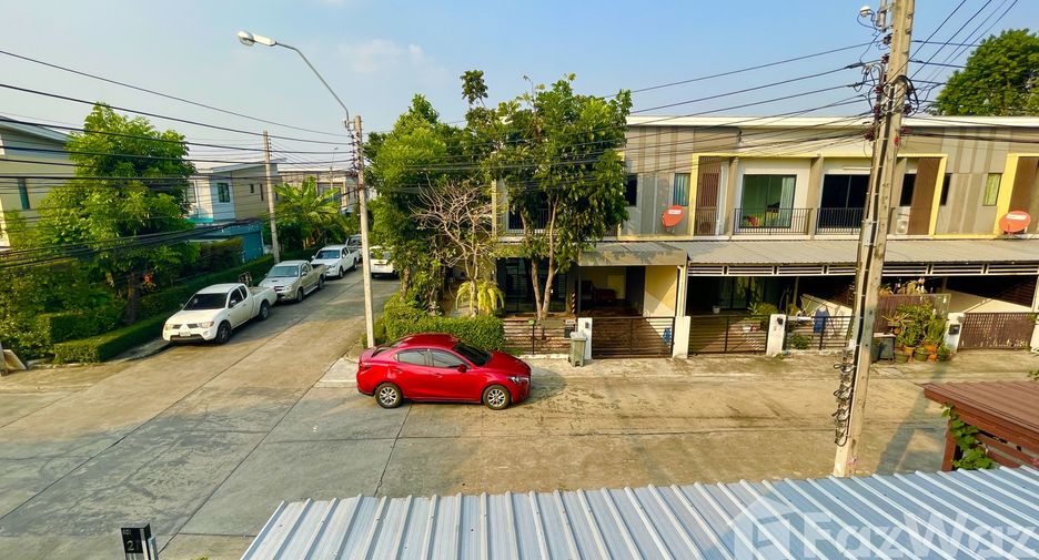 For sale 3 bedrooms townhouse in Sai Mai, Bangkok