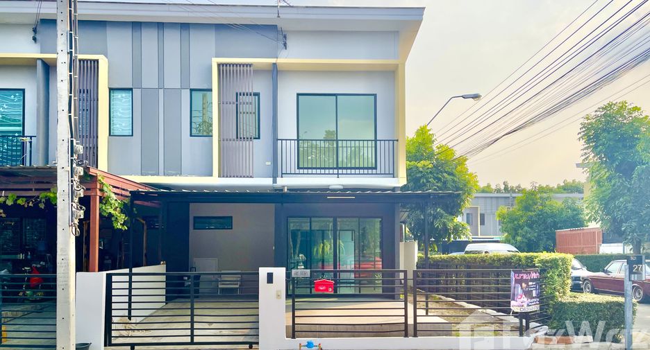 For sale 3 bedrooms townhouse in Sai Mai, Bangkok