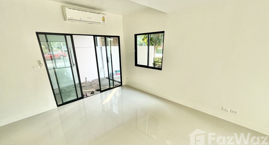 For sale 3 bedrooms townhouse in Sai Mai, Bangkok