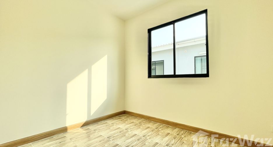 For sale 3 bedrooms townhouse in Sai Mai, Bangkok