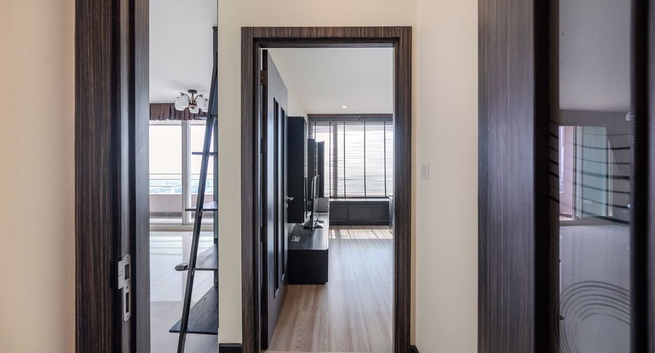 Condo en venta de 3 habitaciones en Bang Kho Laem, Bangkok