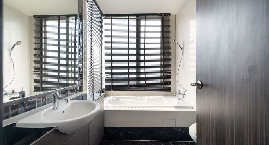 Condo en venta de 3 habitaciones en Bang Kho Laem, Bangkok