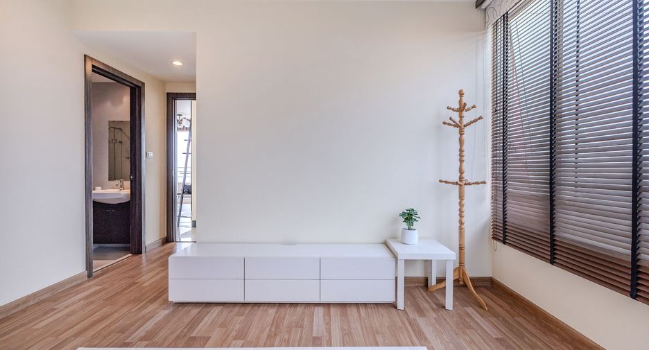 Condo en venta de 3 habitaciones en Bang Kho Laem, Bangkok