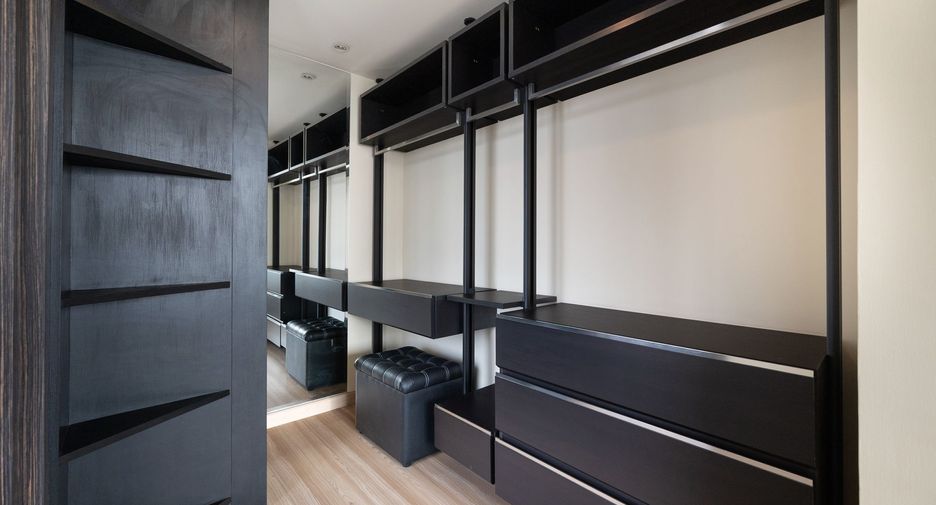 Condo en venta de 3 habitaciones en Bang Kho Laem, Bangkok