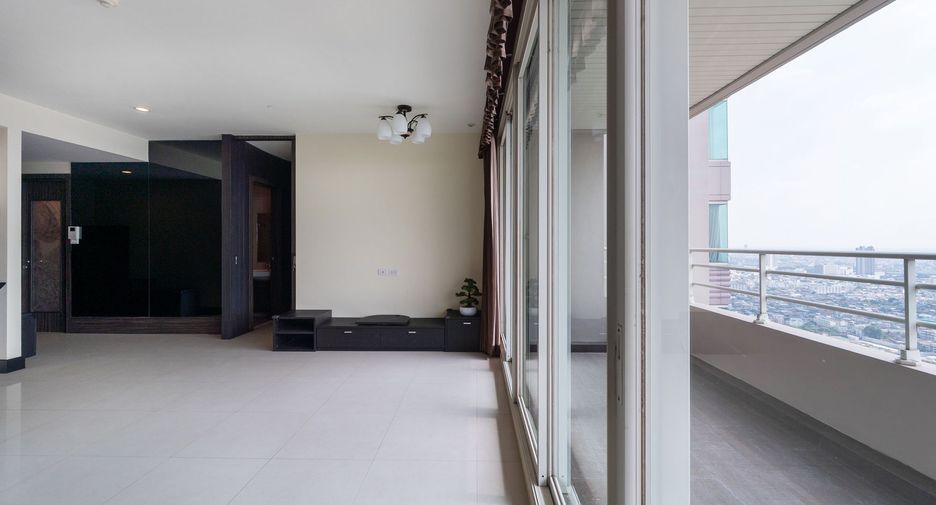 Condo en venta de 3 habitaciones en Bang Kho Laem, Bangkok