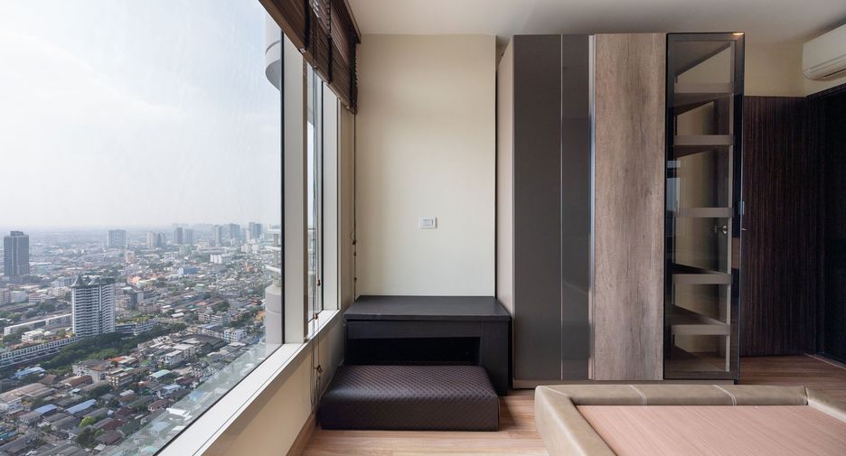 Condo en venta de 3 habitaciones en Bang Kho Laem, Bangkok