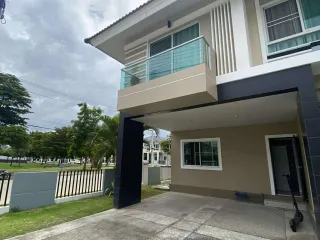 For rent 3 bedrooms house in Saraphi, Chiang Mai