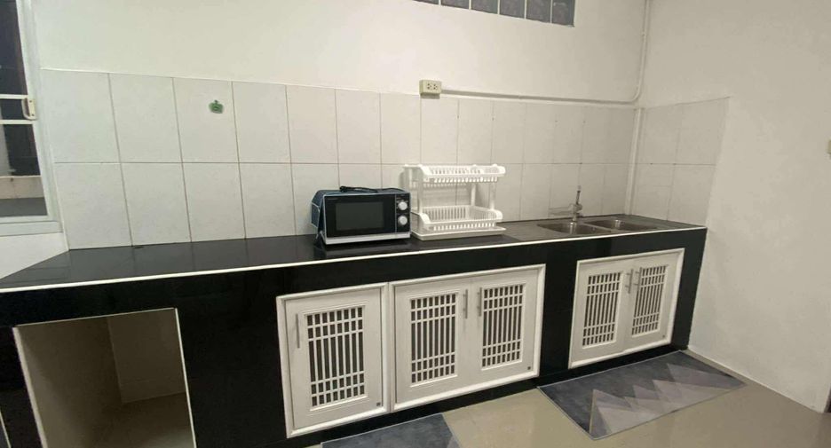 For rent 3 bedrooms house in Saraphi, Chiang Mai