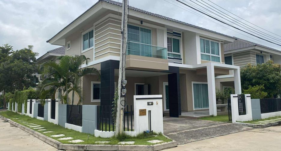 For rent 3 bedrooms house in Saraphi, Chiang Mai