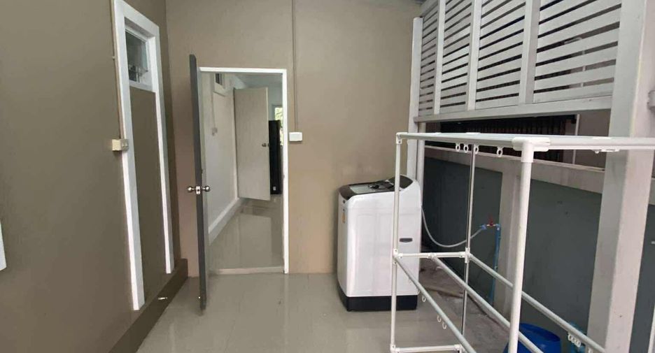 For rent 3 bedrooms house in Saraphi, Chiang Mai