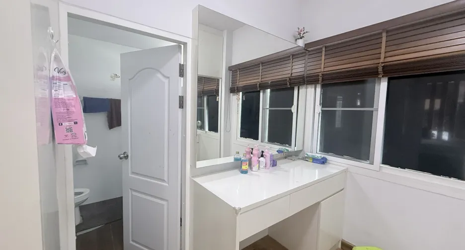 For sale and for rent 5 bedrooms house in Hang Dong, Chiang Mai