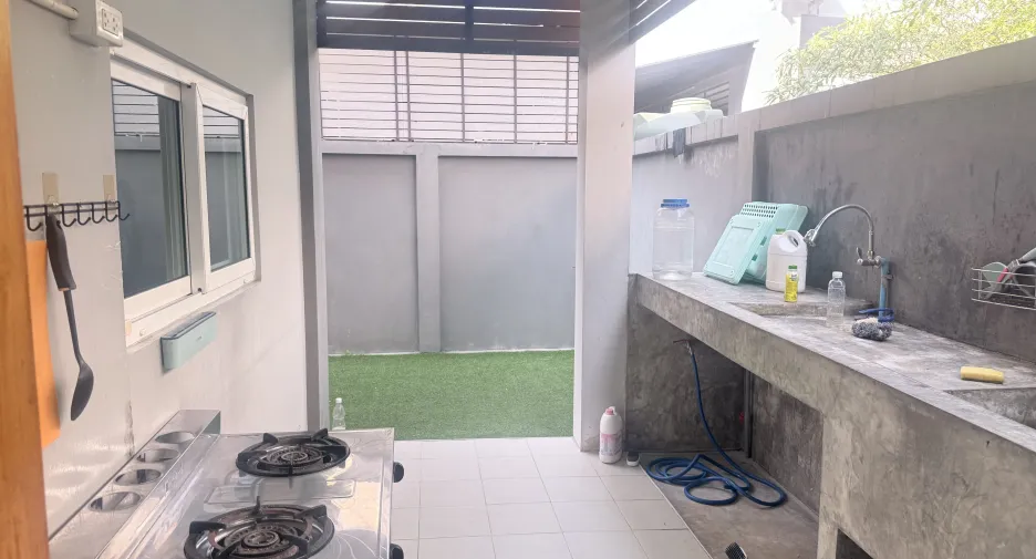 For sale and for rent 5 bedrooms house in Hang Dong, Chiang Mai
