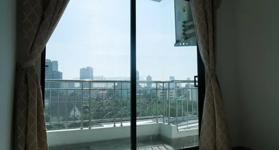 For sale and for rent 1 bed condo in Yan Nawa, Bangkok