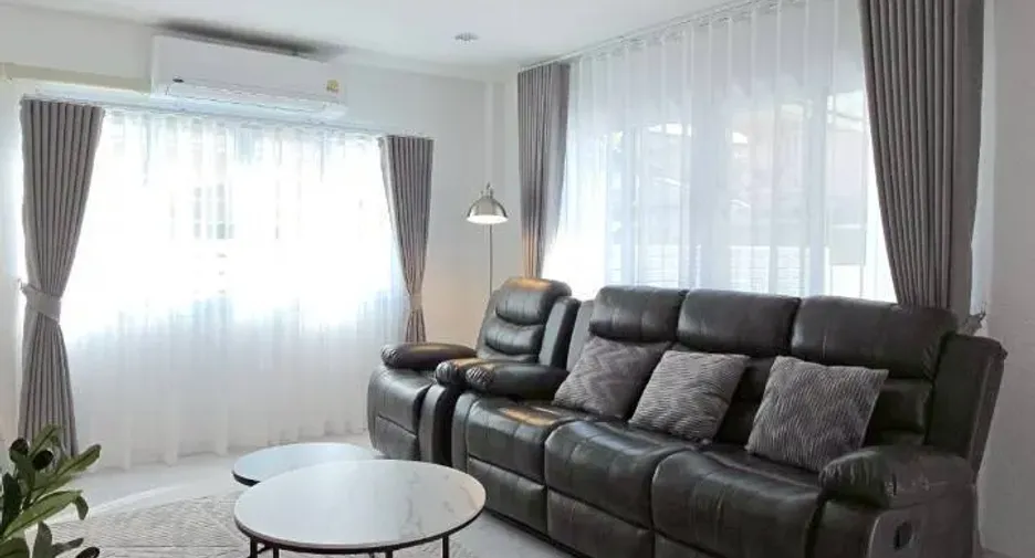For rent 4 bedrooms house in San Sai, Chiang Mai