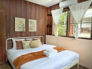 出租 5 卧室 独立屋 在 Mueang Chiang Mai, Chiang Mai