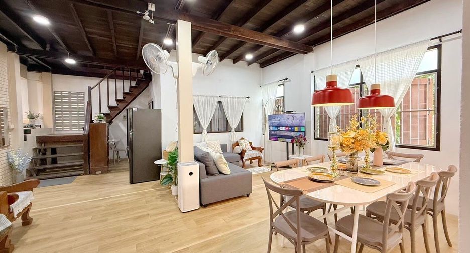 For rent 5 bedrooms house in Mueang Chiang Mai, Chiang Mai