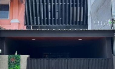 For sale 2 bedrooms townhouse in Mueang Chiang Mai, Chiang Mai