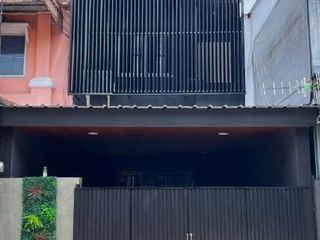 For sale 2 bedrooms townhouse in Mueang Chiang Mai, Chiang Mai