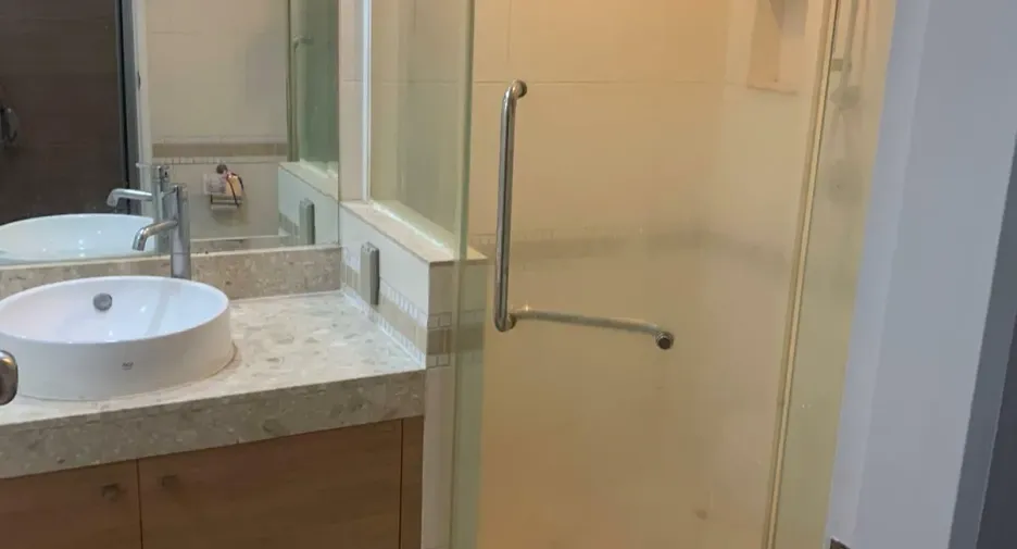 ขาย และ ให้เช่า 2 ห้องนอน คอนโด ใน คลองเตย, กรุงเทพฯ
