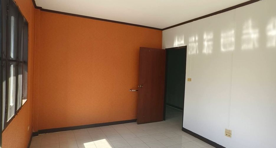 À vendre 3 chambres maison à San Sai, Chiang Mai