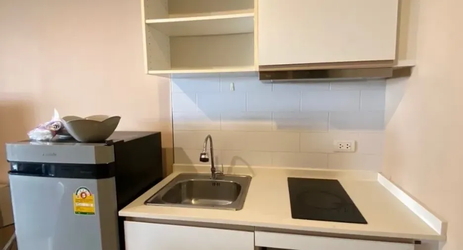For sale スタジオ condo in Khlong Toei, Bangkok