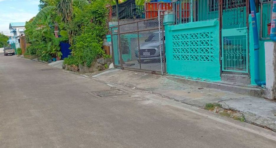 For rent 2 bedrooms townhouse in Mueang Samut Prakan, Samut Prakan