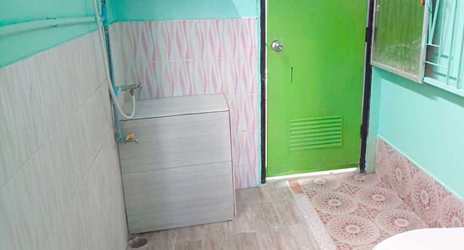 For rent 2 bedrooms townhouse in Mueang Samut Prakan, Samut Prakan