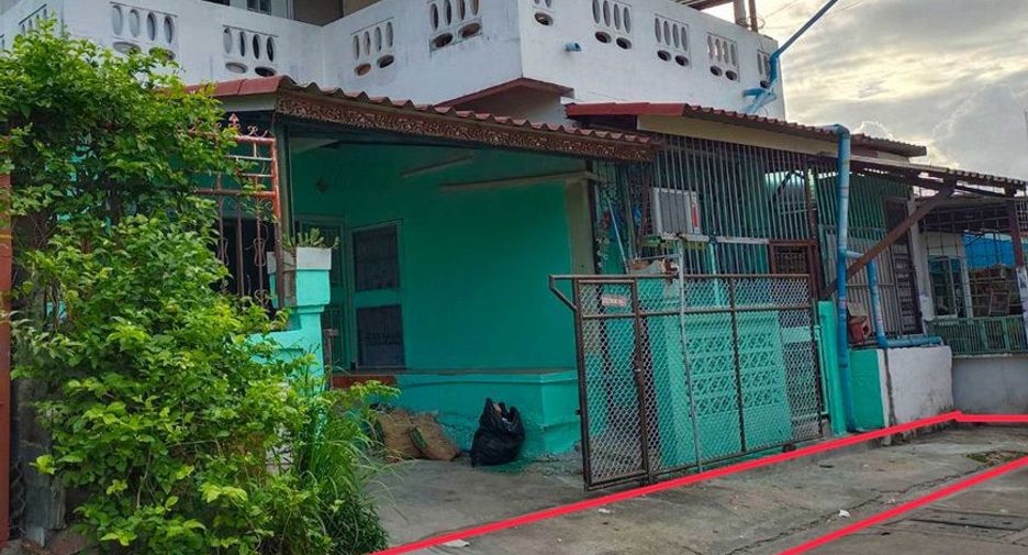 For rent 2 bedrooms townhouse in Mueang Samut Prakan, Samut Prakan