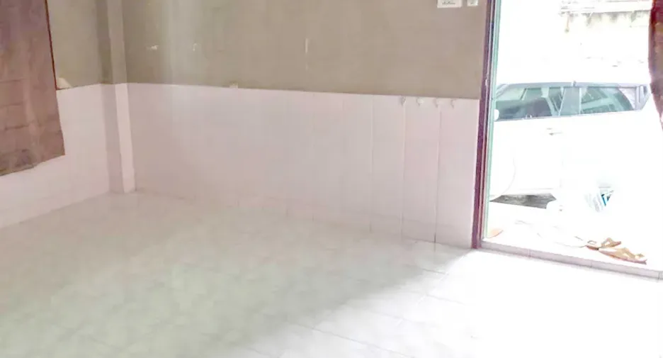 For rent 2 bedrooms townhouse in Mueang Samut Prakan, Samut Prakan