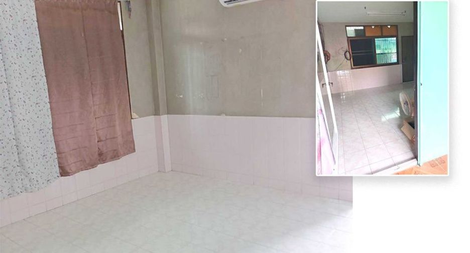For rent 2 bedrooms townhouse in Mueang Samut Prakan, Samut Prakan