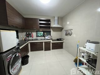 For sale 4 bedrooms house in Bangkok Noi, Bangkok