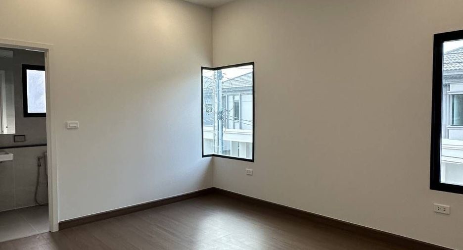 For sale 4 bedrooms house in Bang Phli, Samut Prakan