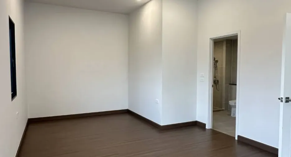 For sale 4 bedrooms house in Bang Phli, Samut Prakan