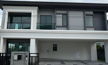 Casa en venta de 4 habitaciones en Bang Phli, Samut Prakan