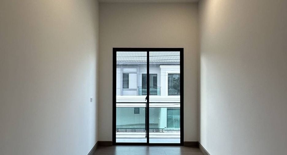 For sale 4 bedrooms house in Bang Phli, Samut Prakan