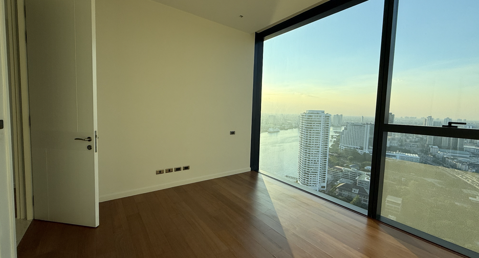 For sale 4 bedrooms condo in Bang Kho Laem, Bangkok