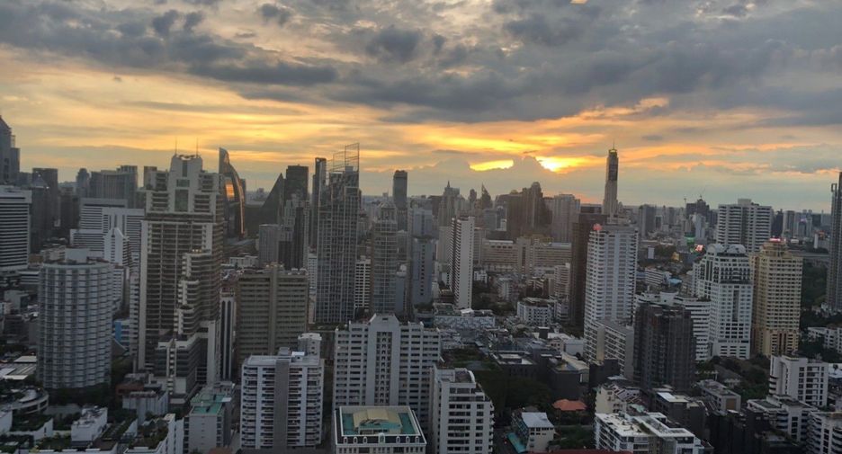 For sale 1 bed condo in Watthana, Bangkok