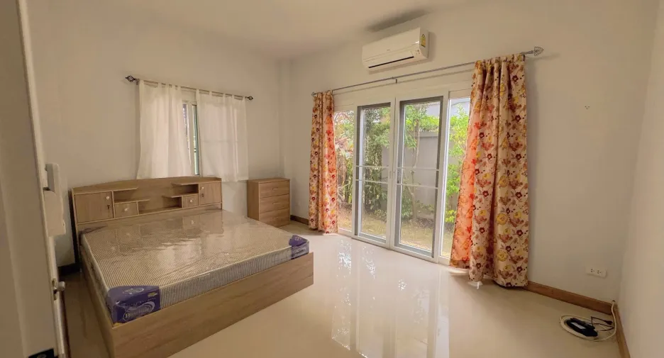 À vendre et à louer 4 chambres maison à Hang Dong, Chiang Mai