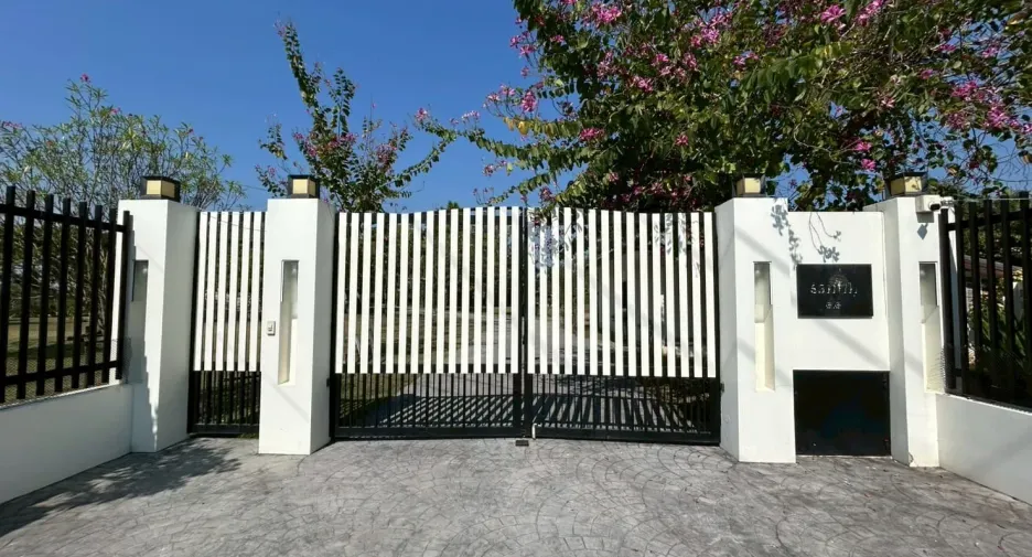 For sale 4 bedrooms house in Doi Saket, Chiang Mai