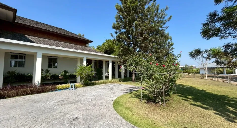 For sale 4 bedrooms house in Doi Saket, Chiang Mai