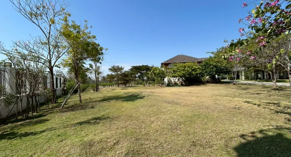 For sale 4 bedrooms house in Doi Saket, Chiang Mai