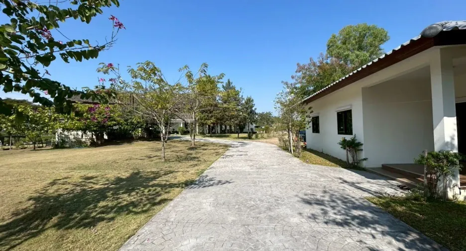 For sale 4 bedrooms house in Doi Saket, Chiang Mai