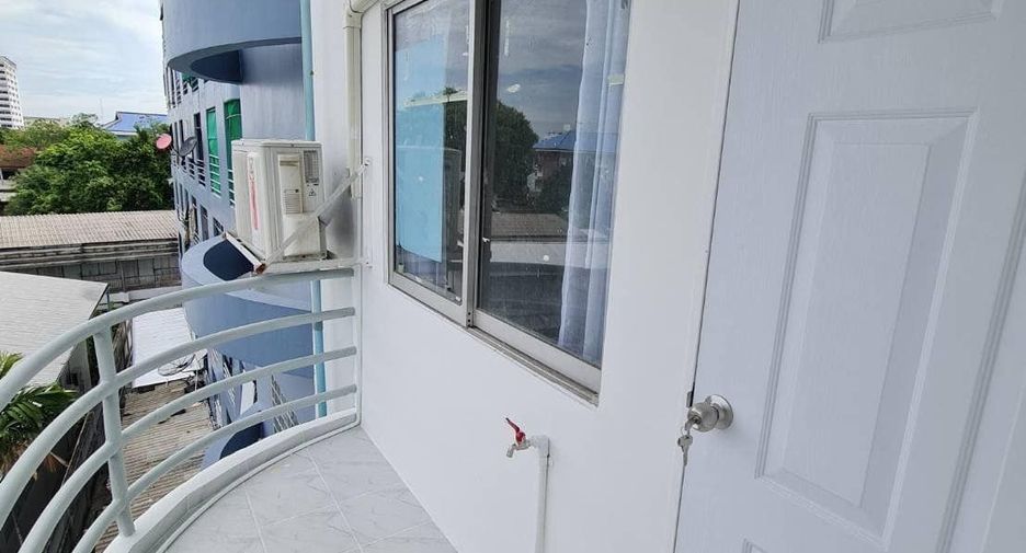 For rent 1 bed condo in Wang Thonglang, Bangkok