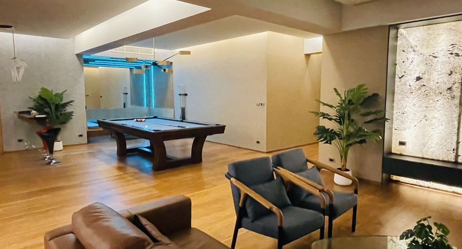 For sale and for rent 4 bedrooms condo in Watthana, Bangkok