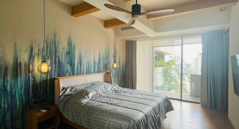 For sale and for rent 4 bedrooms condo in Watthana, Bangkok